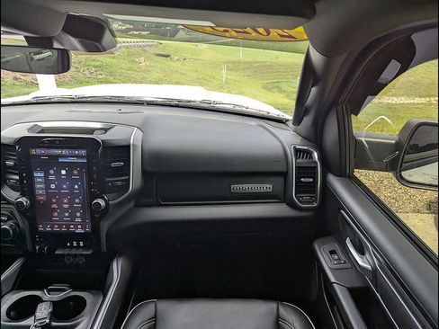 Used 2025 RAM 1500 Big Horn AWD/4WD image 4