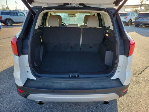 Used 2019 Ford Escape Titanium image 9