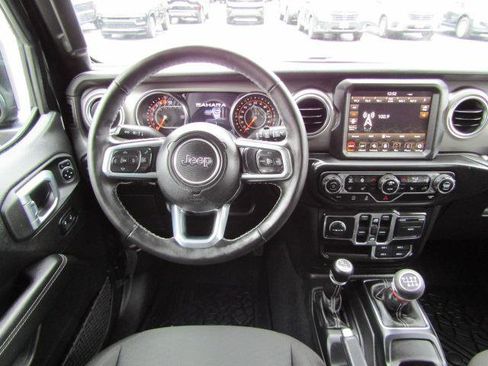 Used 2022 Jeep Wrangler Unlimited Sahara w/ Cold Weather Group image 9