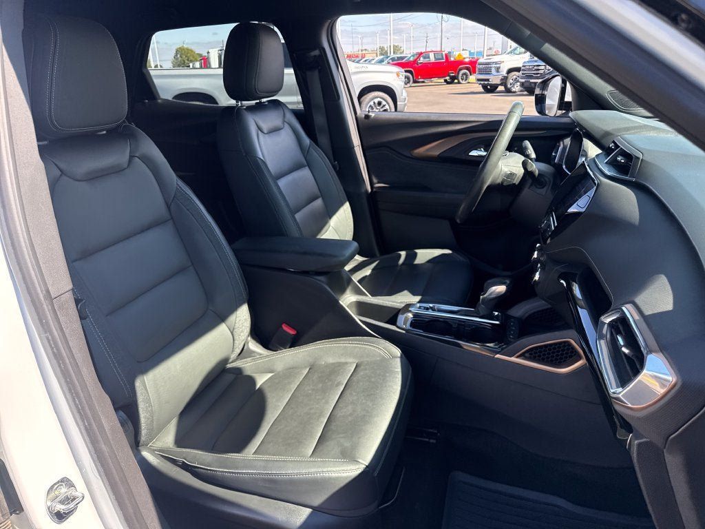 Used 2022 Chevrolet TrailBlazer ACTIV w/ Convenience Package FWD image 11