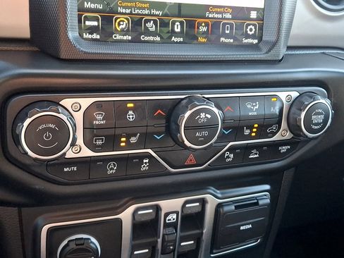 Used 2021 Jeep Wrangler Unlimited Sport AWD/4WD image 17