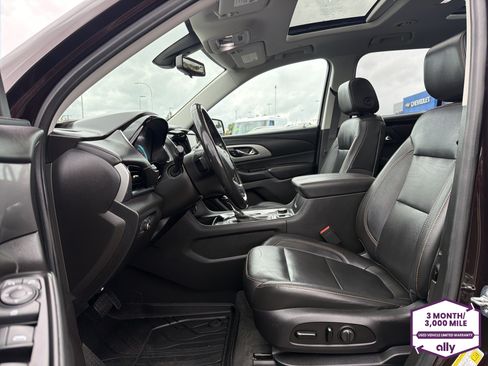 Used 2020 Chevrolet Traverse LT w/ LPO, Midnight Edition AWD/4WD image 10