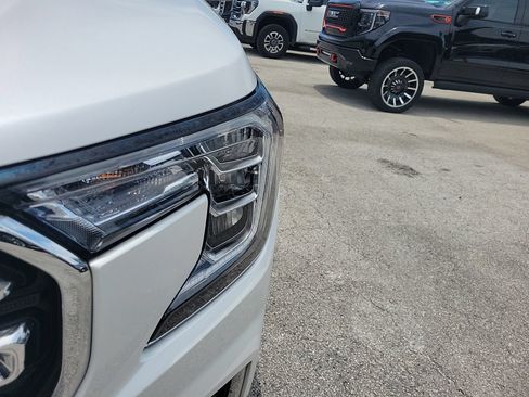 Used 2023 GMC Terrain SLT w/ LPO, Floor Liner Package FWD image 10