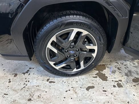 Certified 2025 Subaru Forester Limited AWD/4WD image 12