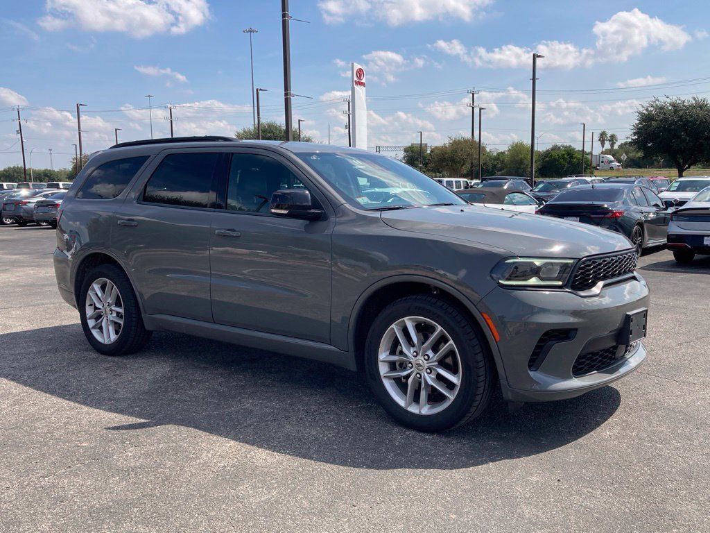 Used 2024 Dodge Durango GT RWD image 3
