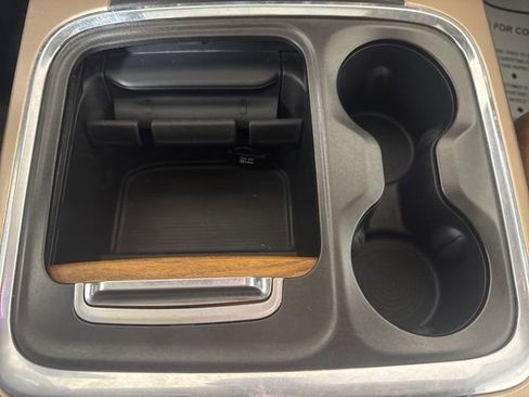 Used 2016 RAM 3500 Laramie Longhorn image 17