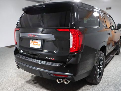 Used 2024 GMC Yukon XL AT4 w/ Technology Package image 7
