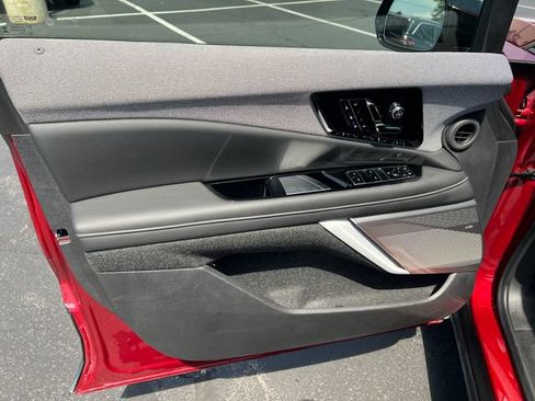 Certified 2025 Cadillac Optiq Sport 2 w/ LPO, Floor Liner Package AWD/4WD image 10