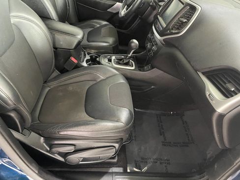 Used 2018 Jeep Cherokee Latitude Plus image 29