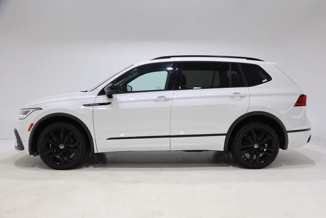 Used 2022 Volkswagen Tiguan SE R-Line FWD image 4