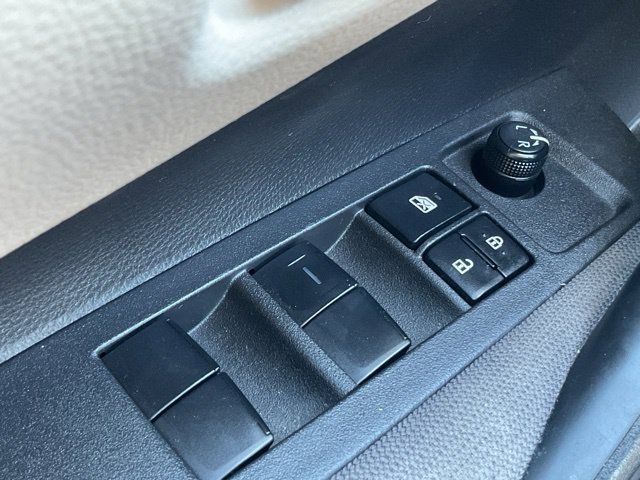 Used 2023 Toyota Corolla LE FWD image 31