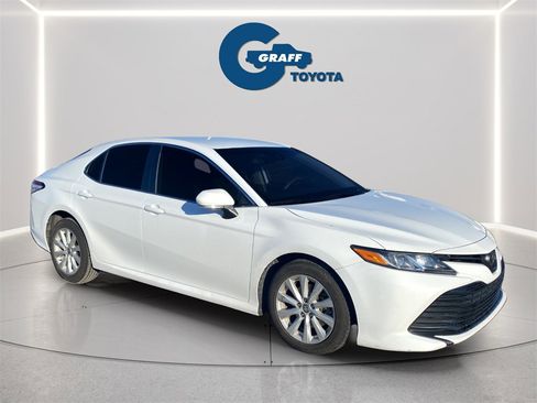 Used 2020 Toyota Camry LE image 19