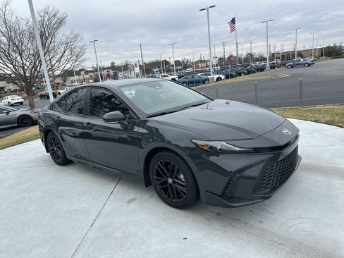 Certified 2026 Toyota Camry SE image 2