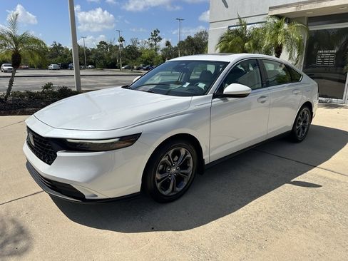 Certified 2023 Honda Accord EX image 8