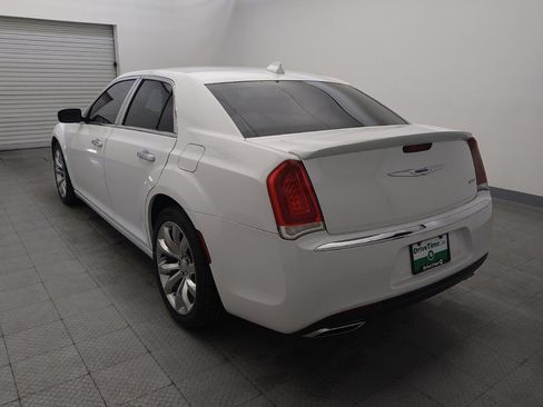 Used 2019 Chrysler 300 Limited image 5
