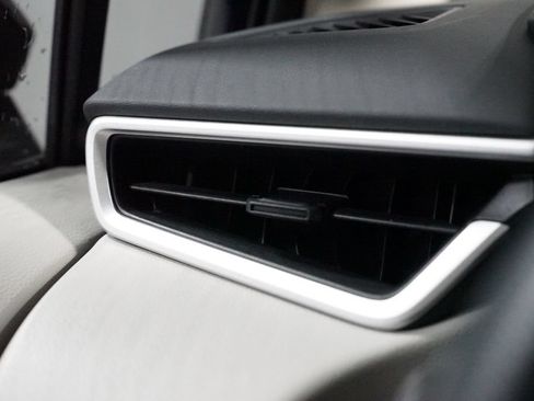 Certified 2025 Toyota Corolla LE FWD image 23