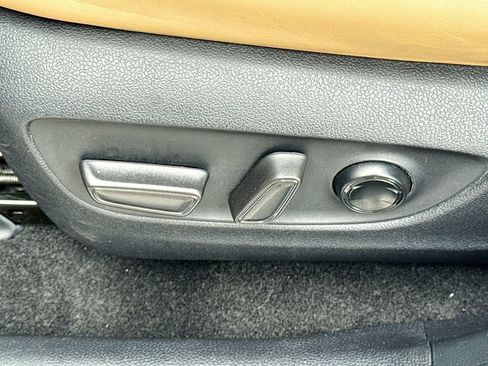 Used 2021 Toyota RAV4 XLE Premium image 15