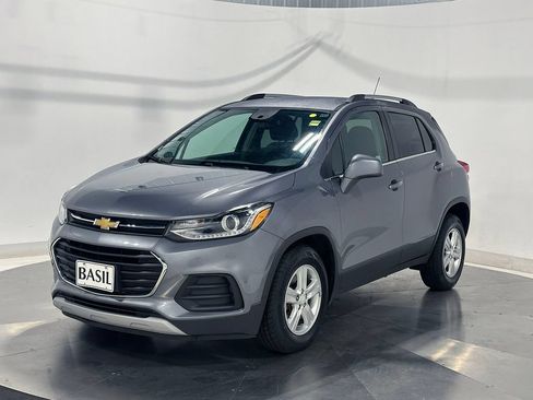 Used 2020 Chevrolet Trax LT FWD image 8