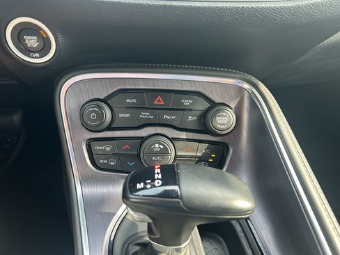 Used 2017 Dodge Challenger R/T Scat Pack RWD image 10