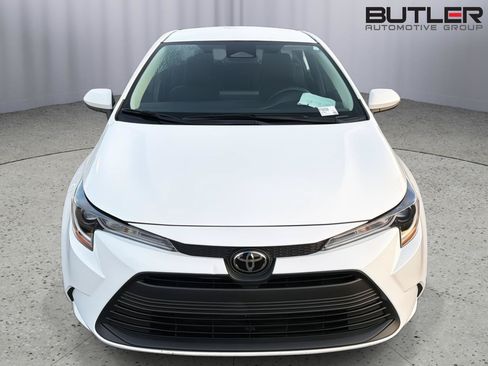 Certified 2025 Toyota Corolla LE FWD image 9