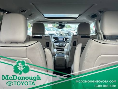 Used 2020 Chrysler Pacifica Limited w/ Advanced Safetytec Group FWD image 7