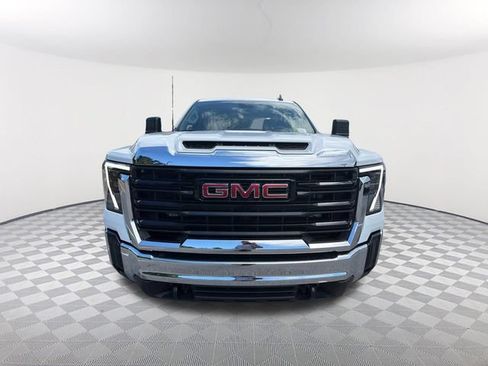 Used 2026 GMC Sierra 2500 Pro AWD/4WD image 2