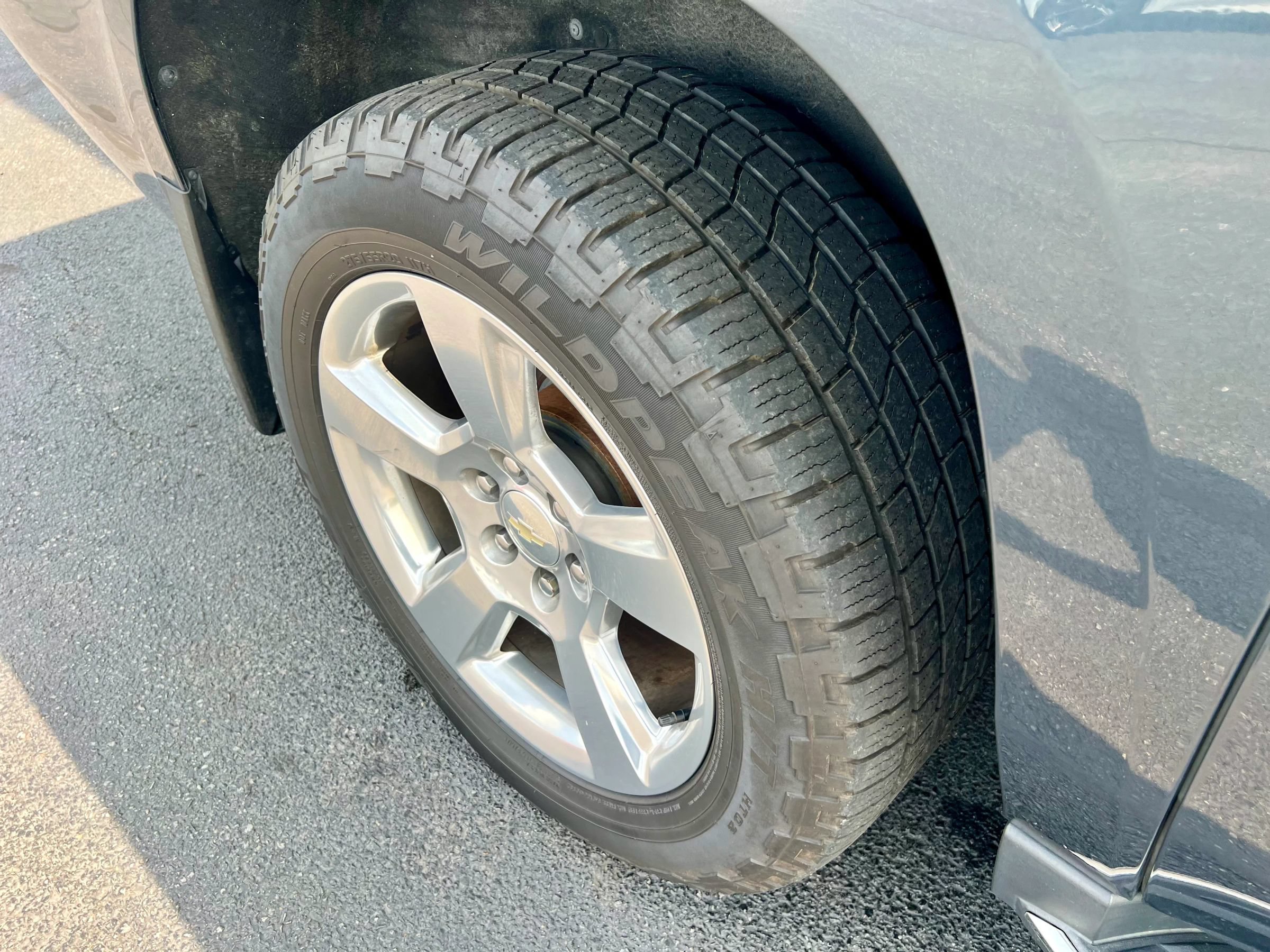 Used 2020 Chevrolet Suburban Premier AWD/4WD image 17