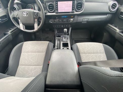 Used 2023 Toyota Tacoma TRD Off-Road w/ Technology Package AWD/4WD image 11
