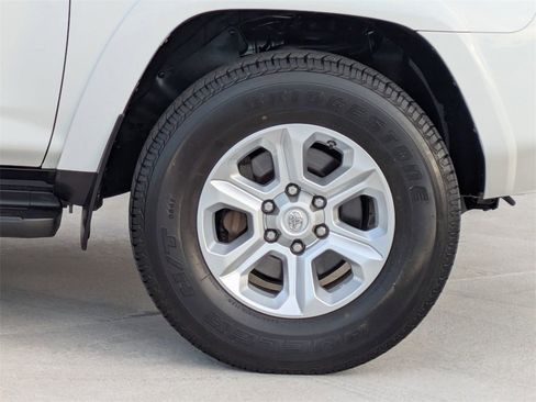 Used 2020 Toyota 4Runner SR5 Premium image 9