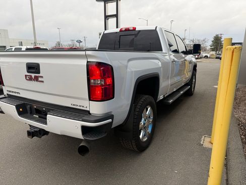 Used 2019 GMC Sierra 2500 Denali w/ Duramax Plus Package image 7