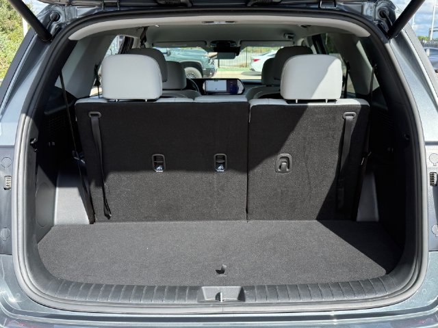 Used 2025 Hyundai Palisade SEL FWD image 28