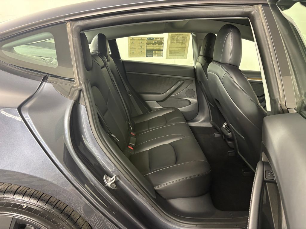 Used 2022 Tesla Model 3 Long Range AWD/4WD image 32