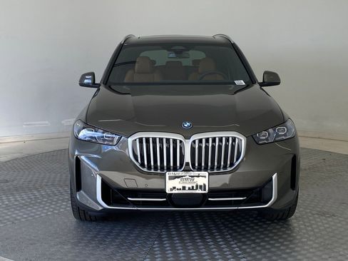 New 2026 BMW X5 xDrive50e w/ Premium Package image 5