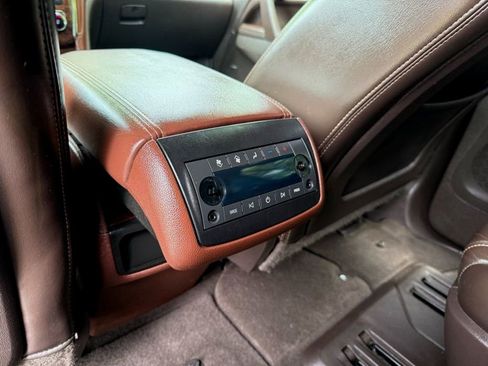 Used 2013 Buick Enclave Premium AWD/4WD image 33