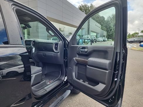 Used 2020 Chevrolet Silverado 1500 LT Trail Boss AWD/4WD image 19