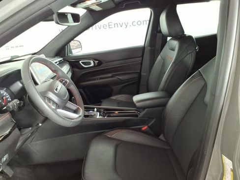 Used 2023 Jeep Compass Trailhawk AWD/4WD image 12