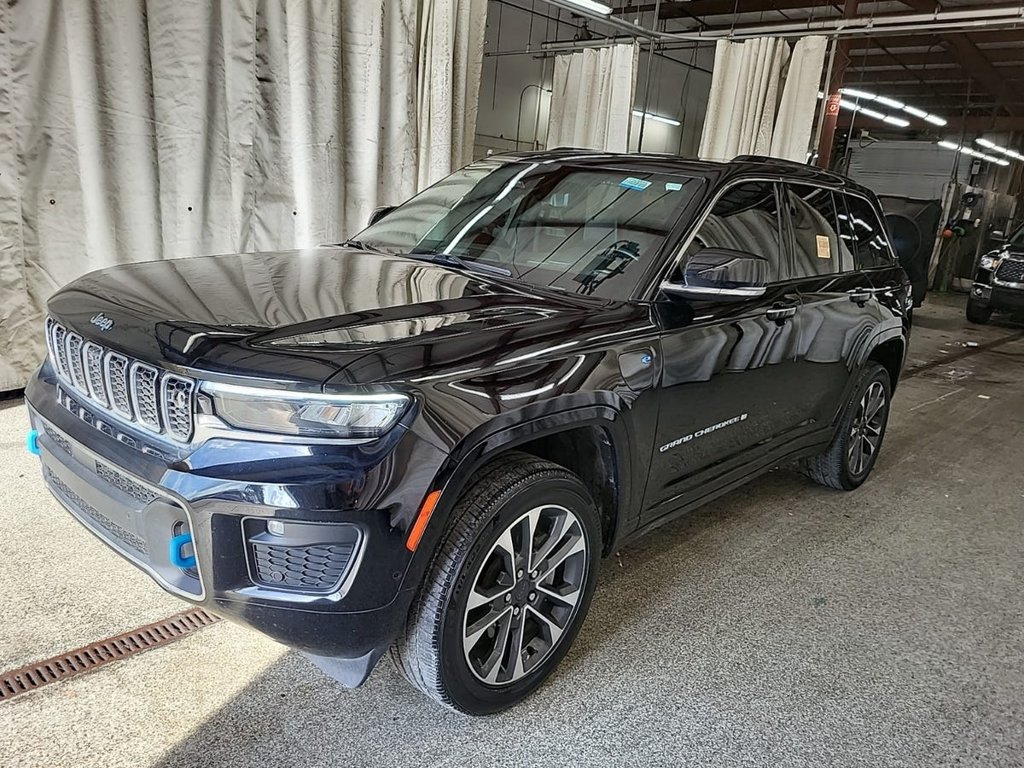 Used 2022 Jeep Grand Cherokee Overland w/ Advanced Protech Group III AWD/4WD image 1