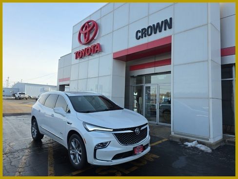 Used 2024 Buick Enclave Avenir w/ Avenir Technology Package image 1