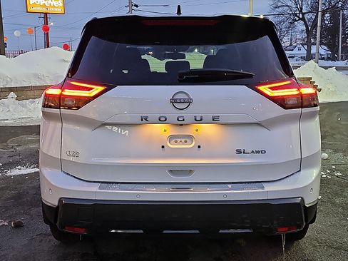 Used 2025 Nissan Rogue SL image 5