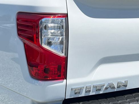 Used 2019 Nissan Titan SV RWD image 33