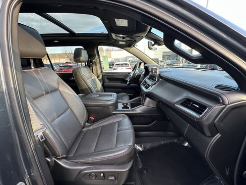 Used 2022 Chevrolet Suburban RST w/ Luxury Package image 10