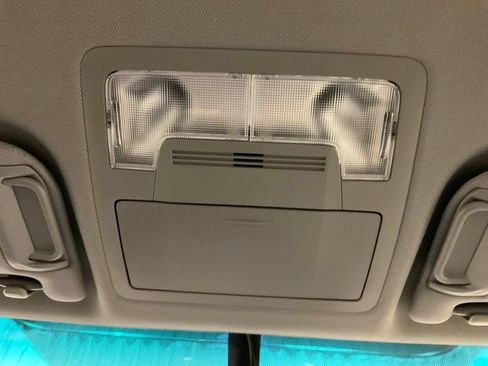 Used 2016 Toyota Camry LE FWD image 29