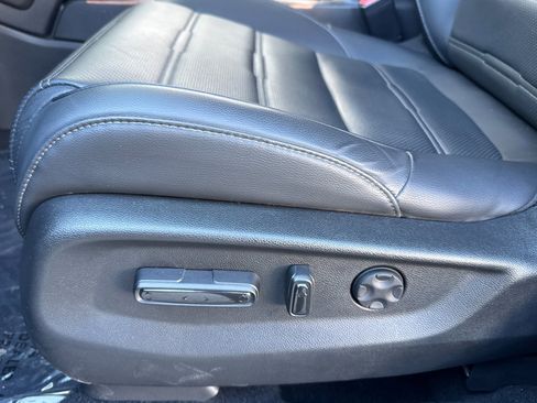 Used 2022 Honda CR-V Touring image 14