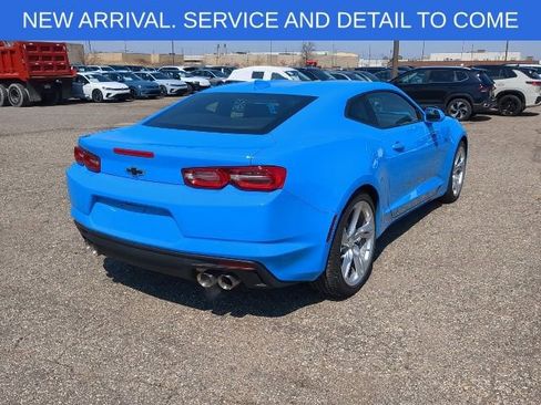 Used 2023 Chevrolet Camaro LT w/ Technology Package image 8