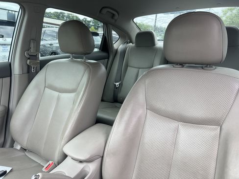 Used 2013 Nissan Sentra SL w/ Leather Pkg FWD image 9