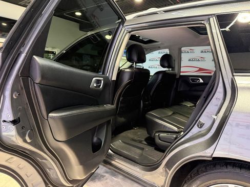 Used 2020 Nissan Pathfinder Platinum image 36