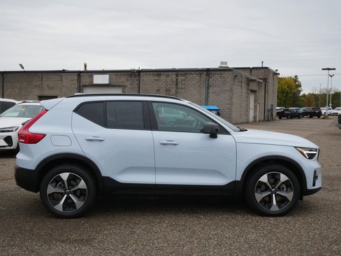 New 2026 Volvo XC40 B5 Plus w/ Protection Package Premier image 2
