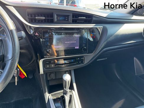 Used 2019 Toyota Corolla LE image 20