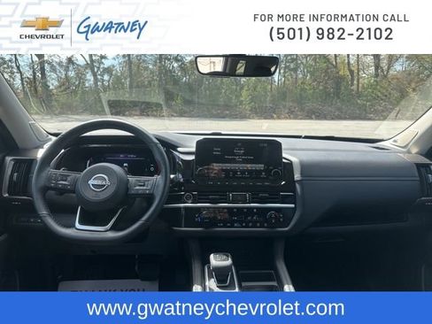 Used 2024 Nissan Pathfinder Platinum w/ Cargo Package image 25