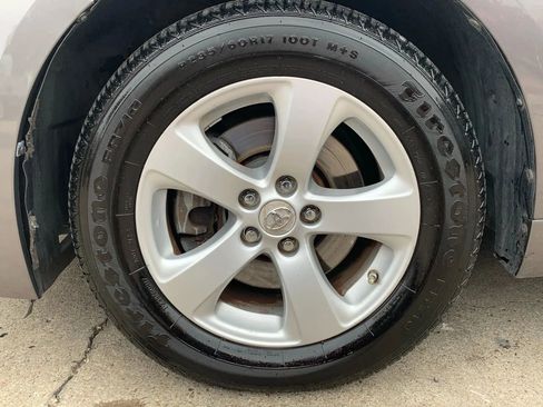 Used 2011 Toyota Sienna LE image 29